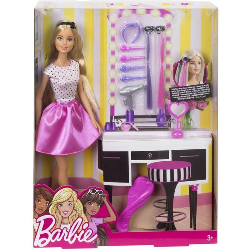 Foto van Barbie met kaptafel