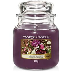 Foto van Yankee candle geurkaars medium moonlit blossoms - 13 cm / ø 11 cm