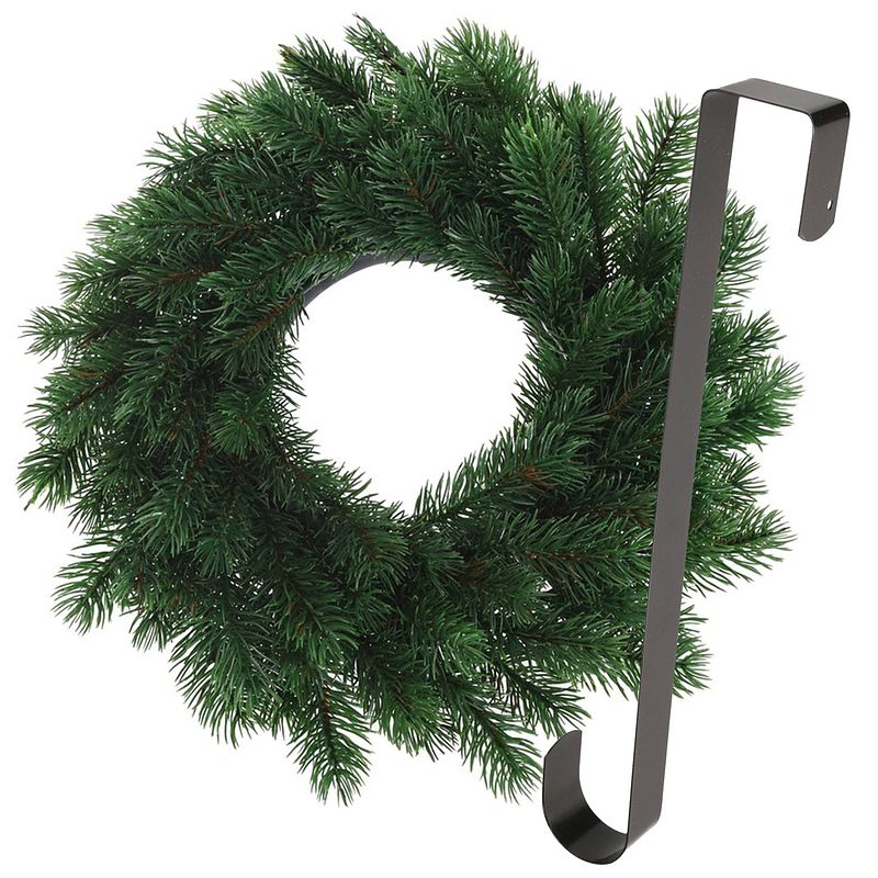 Foto van Kerstkrans 35 cm - groen - met zwarte hanger/ophanghaak - kerstversiering - kerstkransen