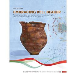 Foto van Embracing bell beaker - scales of transformation