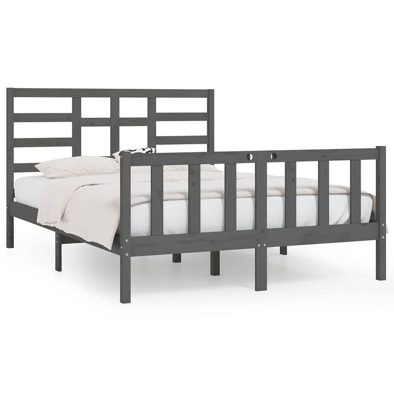 Foto van The living store bedframe massief grenenhout - grijs - 205.5x166x104 cm - stevige lattenbodem