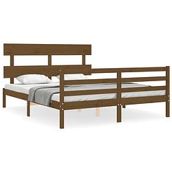 Foto van The living store massief grenenhouten bedframe - 205.5 x 165.5 x 81 cm - honingbruin - multiplex lattenbodem