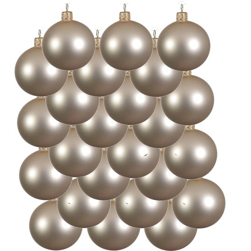 Foto van 24x glazen kerstballen mat licht parel/champagne 6 cm kerstboom versiering/decoratie - kerstbal