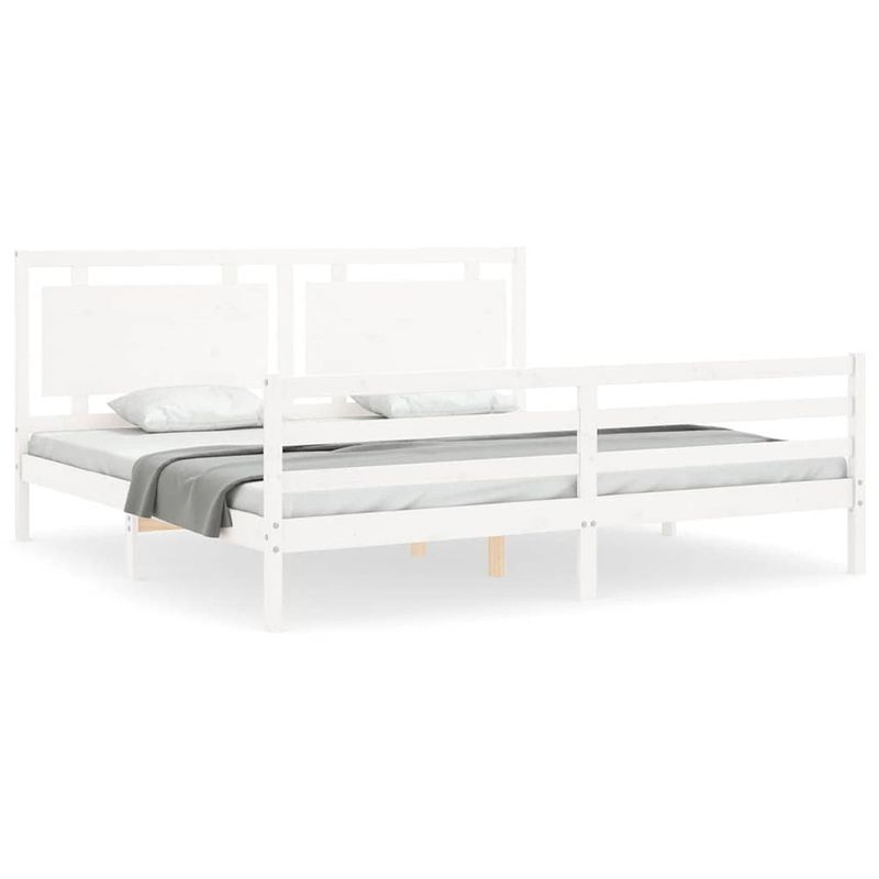 Foto van The living store bedframe - massief grenenhout - multiplex lattenbodem - 205.5 x 205.5 x 100 cm - wit