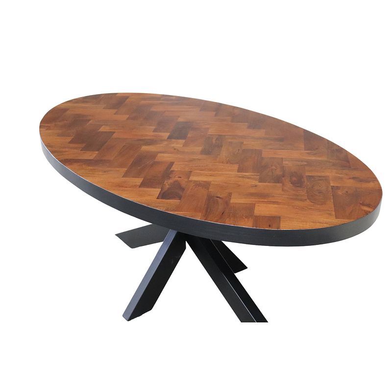 Foto van Eettafel ovaal mangohout visgraat 180x100cm liv bruin ovale industriële tafel duurzaam mango eetkamertafel