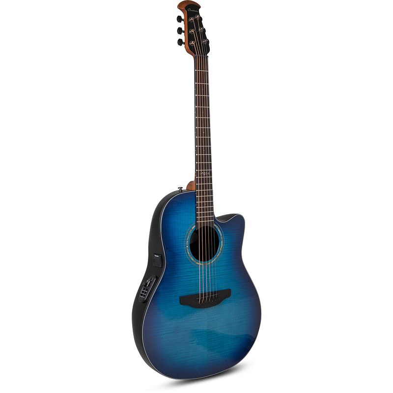 Foto van Ovation cs24p-blfl-g ovation celebrity traditional plus cs24p mid cutaway blue flame maple limited edition