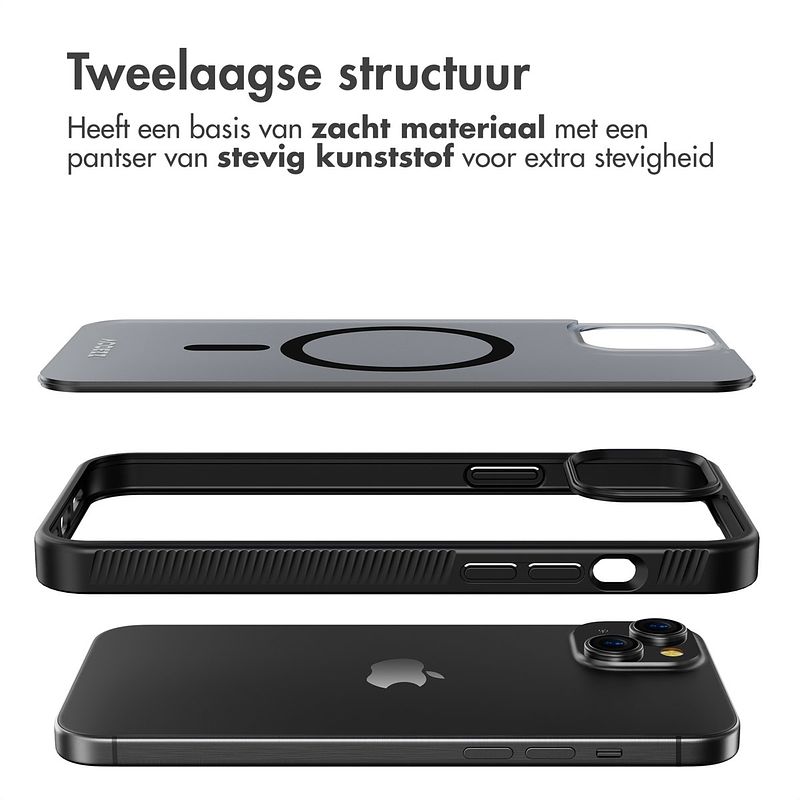 Foto van Accezz rugged frosted backcover met magsafe iphone 15 plus telefoonhoesje zwart