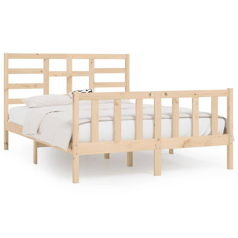 Foto van The living store houten bedframe - grenenhout - 205.5 x 126 x 104 cm - rustiek ontwerp