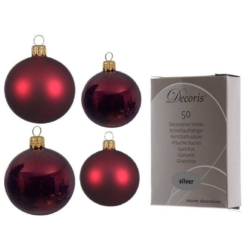 Foto van Glazen kerstballen pakket donkerrood glans/mat 38x stuks 4 en 6 cm inclusief haakjes - kerstbal