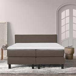 Foto van 2-persoons boxspring cloud chill - deluxe - taupe 180x200 cm - pocketvering - inclusief topper - dekbed-discounter.nl