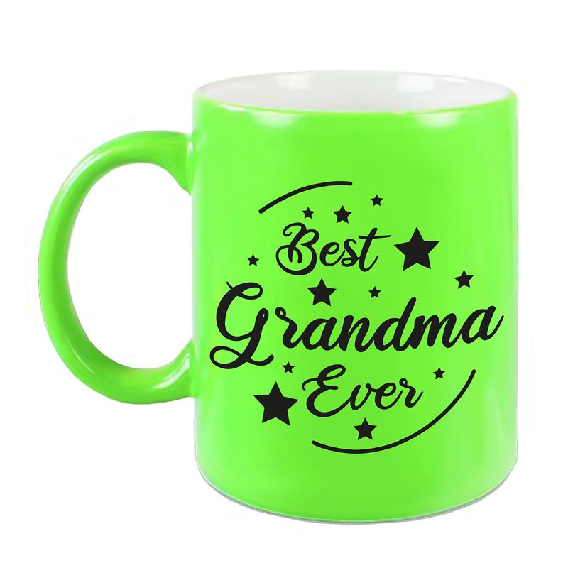 Foto van Best grandma ever cadeau koffiemok / theebeker neon groen 330 ml - feest mokken