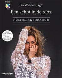 Foto van Een schot in de roos - jan willem hage - paperback (9789463562928)