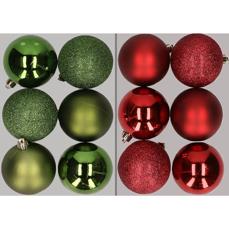 Foto van 12x stuks kunststof kerstballen mix van appelgroen en donkerrood 8 cm - kerstbal