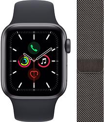 Foto van Apple watch se 40mm space gray aluminium nachtblauwe sportband + polsband milanees grafiet