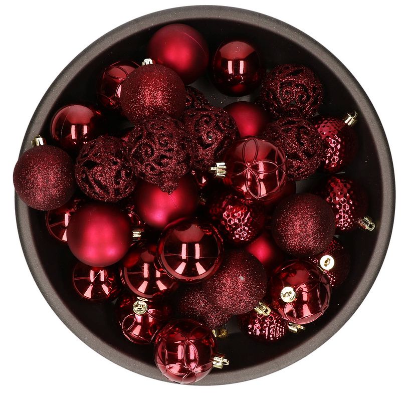 Foto van 37x stuks kunststof kerstballen donkerrood (oxblood) 6 cm glans/mat/glitter mix - kerstbal