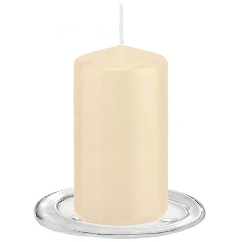 Foto van Trend candles - stompkaarsen met glazen onderzetters set van 2x stuks - creme wit 6 x 12 cm - stompkaarsen