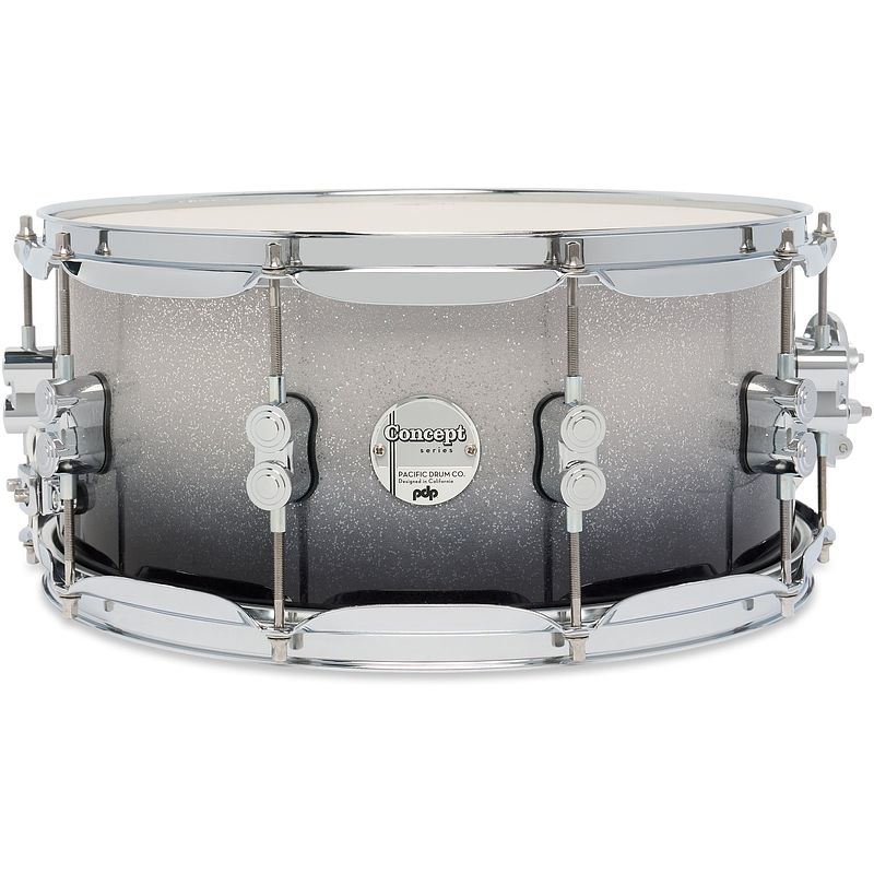 Foto van Pdp drums concept maple silver to black fade lacquer 14 x 6.5 inch snaredrum