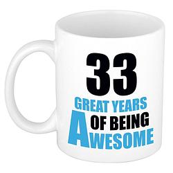 Foto van 33 great years of being awesome cadeau mok / beker wit en blauw - feest mokken