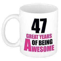 Foto van 47 great years of being awesome cadeau mok / beker wit en roze - feest mokken