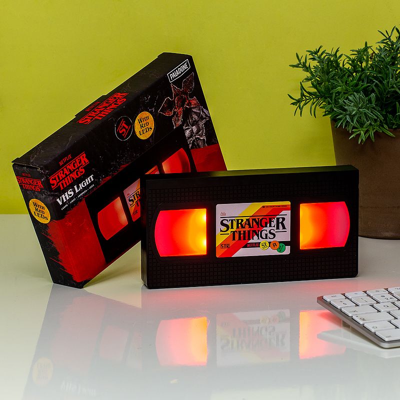 Foto van Stranger things vhs lamp