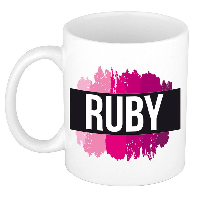 Foto van Naam cadeau mok / beker ruby met roze verfstrepen 300 ml - naam mokken