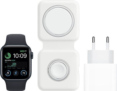 Foto van Apple watch se (2022) 44mm midnight aluminium midnight sportband + magsafe oplaadpakket