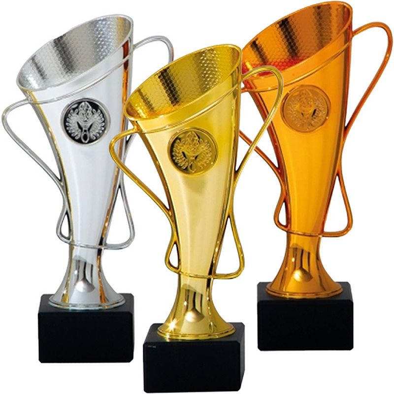 Foto van Luxe trofee/prijs bekers - set 3x - brons/goud/zilver - metaal - 20 x 10 cm - fopartikelen