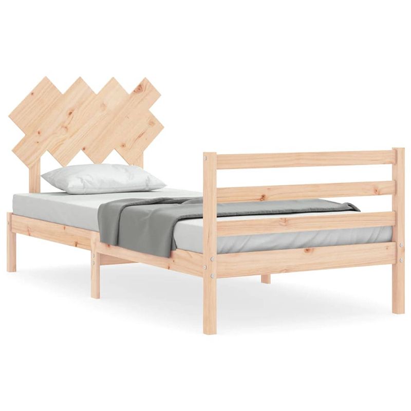 Foto van The living store bedframe - massief grenenhout - 205.5 x 95.5 x 81 cm - geen matras inbegrepen