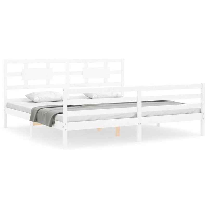 Foto van The living store houten bedframe - massief grenenhout - 205.5 x 205.5 x 100 cm - wit