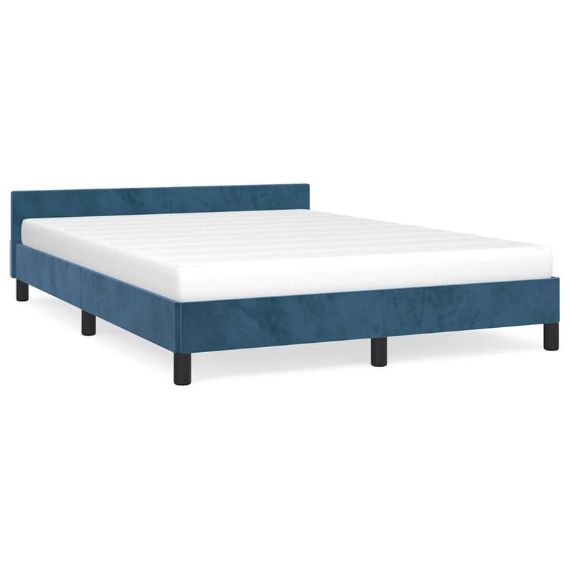 Foto van The living store bedframe donkerblauw - fluweel - ondersteunende poten - multiplex lattenbodem - 193x143x50cm -