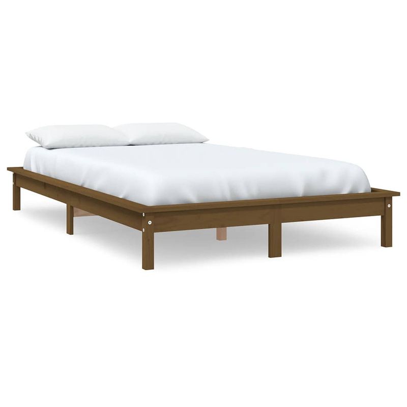 Foto van The living store houten bed - massief grenenhout - 202 x 131.5 x 26 cm - honingbruin