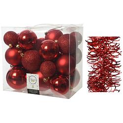 Foto van Kerstversiering kunststof kerstballen 6-8-10 cm met golf folieslingers pakket rood van 28x stuks - kerstbal