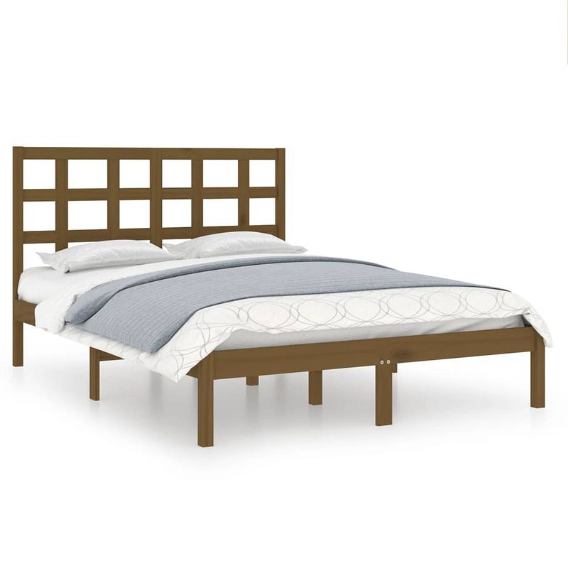 Foto van The living store klassiek grenenhouten bedframe - 195.5 x 145.5 x 31 cm - honingbruin