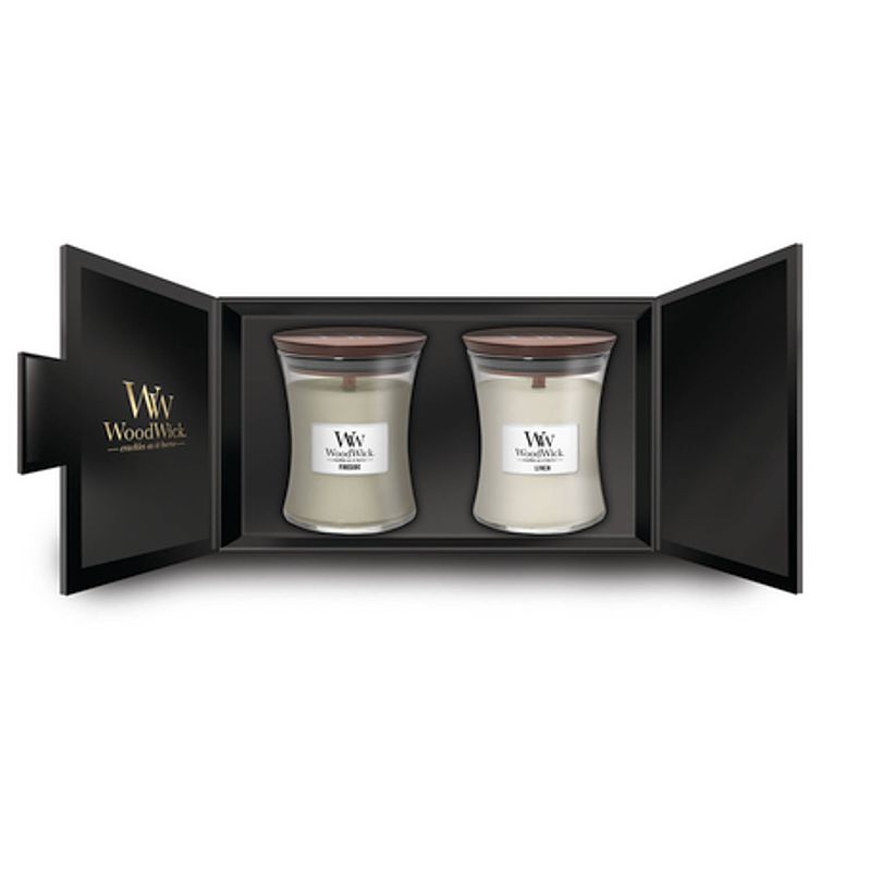 Foto van Woodwick giftset geurkaars medium fireside & linen - 2 stuks