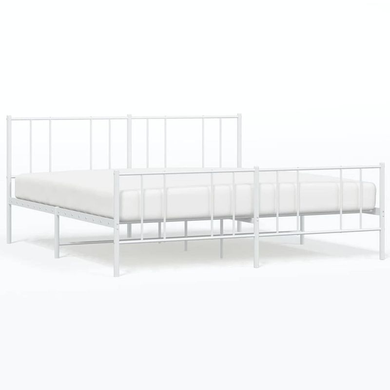 Foto van The living store bedframe classic - metalen - 207x198x90 cm - robuuste constructie