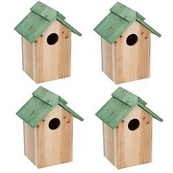Foto van 4x houten vogelhuisje/nestkastje met groen dak 24 cm - vogelhuisjes