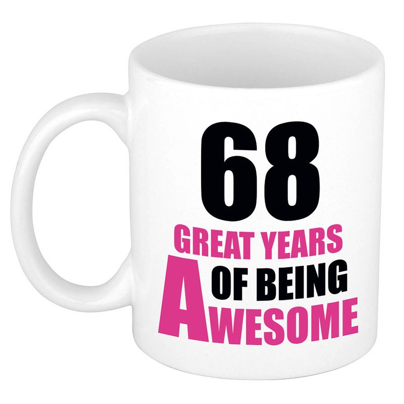 Foto van 68 great years of being awesome cadeau mok / beker wit en roze - feest mokken