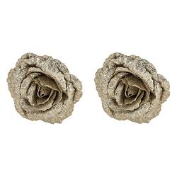 Foto van 2x stuks decoratie bloemen roos champagne glitter op clip 18 cm - kunstbloemen