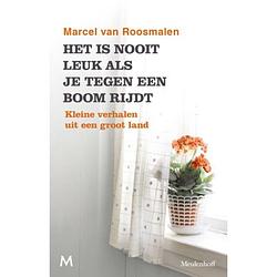 Foto van Het is nooit leuk als je tegen een boom rijdt