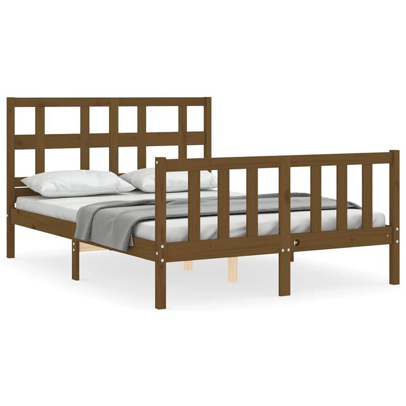 Foto van The living store bed the living store massief grenen bedframe - 205.5 x 125.5 x 100 cm - honingbruin