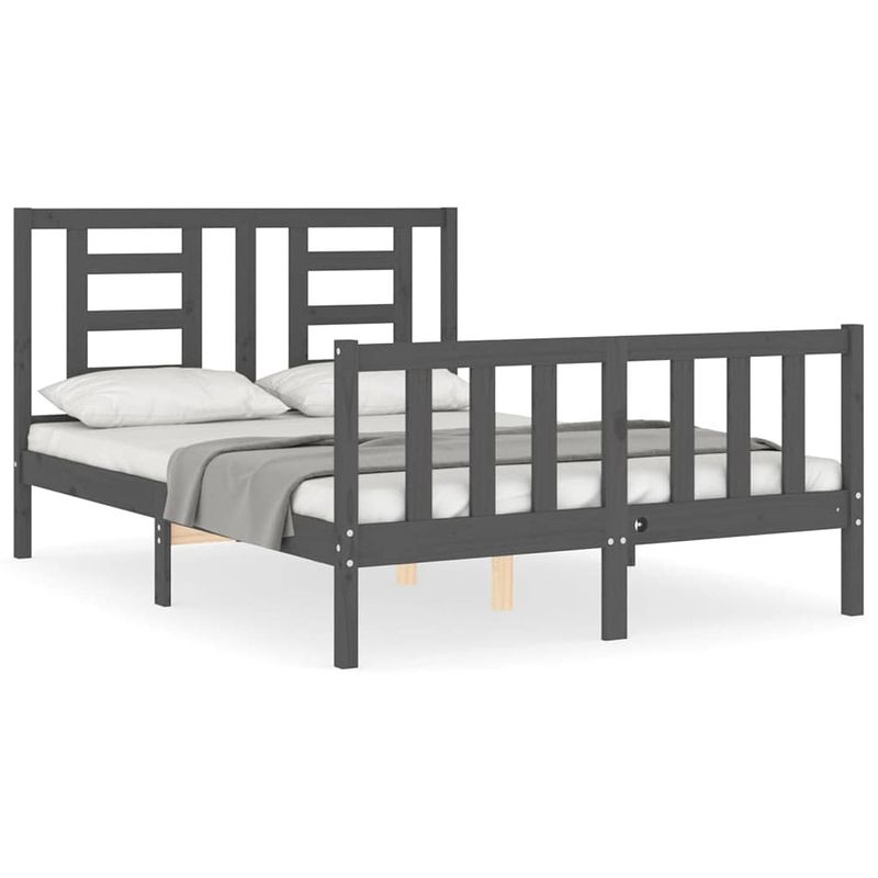 Foto van The living store bedframe met hoofdbord massief hout grijs 140x190 cm - bed