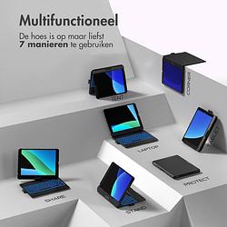 Foto van Accezz 360 slim keyboard bookcase ipad 10.2 (2019/2020/2021) telefoonhoesje zwart