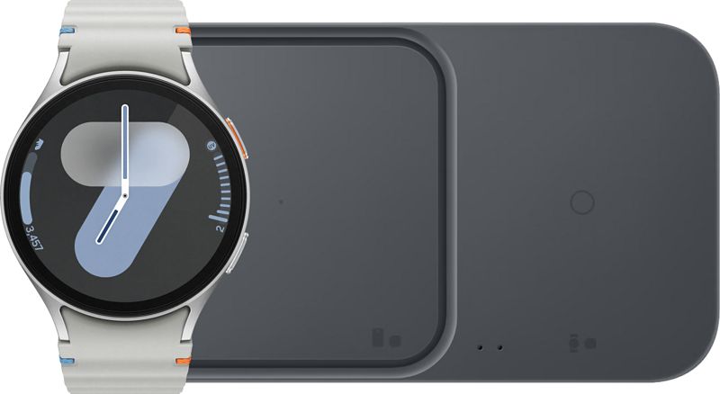 Foto van Samsung galaxy watch 7 zilver 44mm + duo draadloze oplader