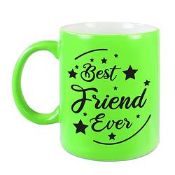 Foto van Best friend ever cadeau koffiemok / theebeker neon groen 330 ml - feest mokken