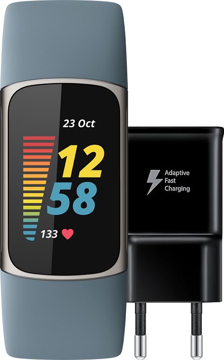 Foto van Fitbit charge 5 blauw/zilver + samsung adaptive fast charging oplader 15w zwart