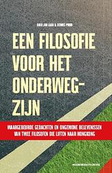 Foto van Een filosofie voor het onderweg-zijn - dennis prooi, dirk-jan laan - paperback (9789056158545)