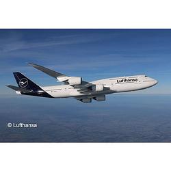 Foto van Revell 03891 boeing 747-8 lufthansa new livery vliegtuig (bouwpakket) 1:144