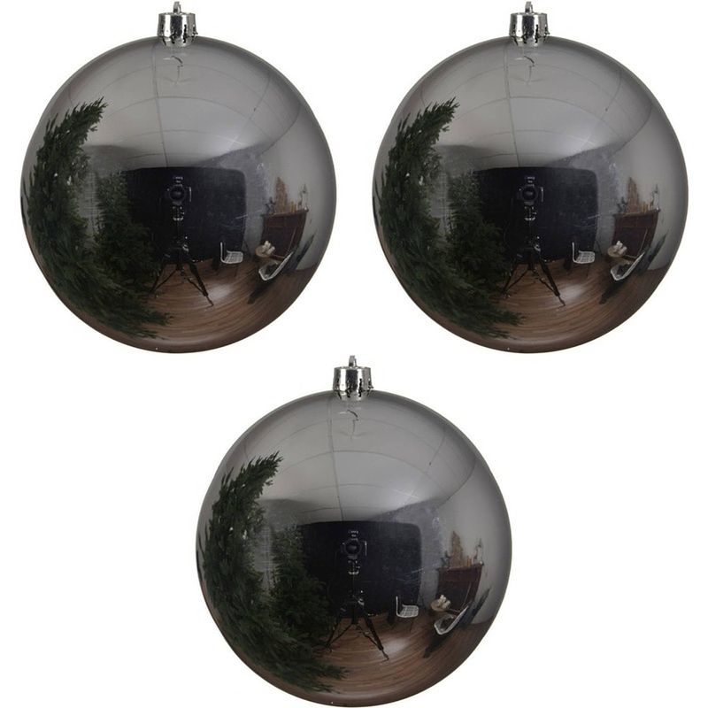 Foto van 3x grote raam/deur/kerstboom decoratie zilveren kerstballen 20 cm glans - kerstbal