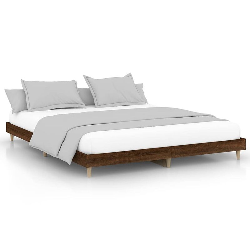 Foto van The living store bedframe bruineiken 203 x 153 x 20 cm - multiplex lattenbodem - duurzaam hout - stevige poten