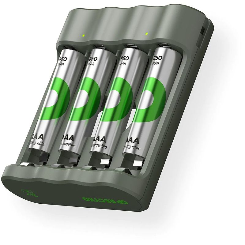 Foto van Gp recyko aaa 4x 850 mah usb batterijlader + 4 recyko 800 mah batterijen